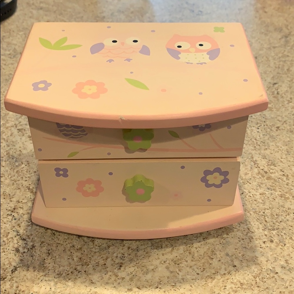Girls wooden jewelry box